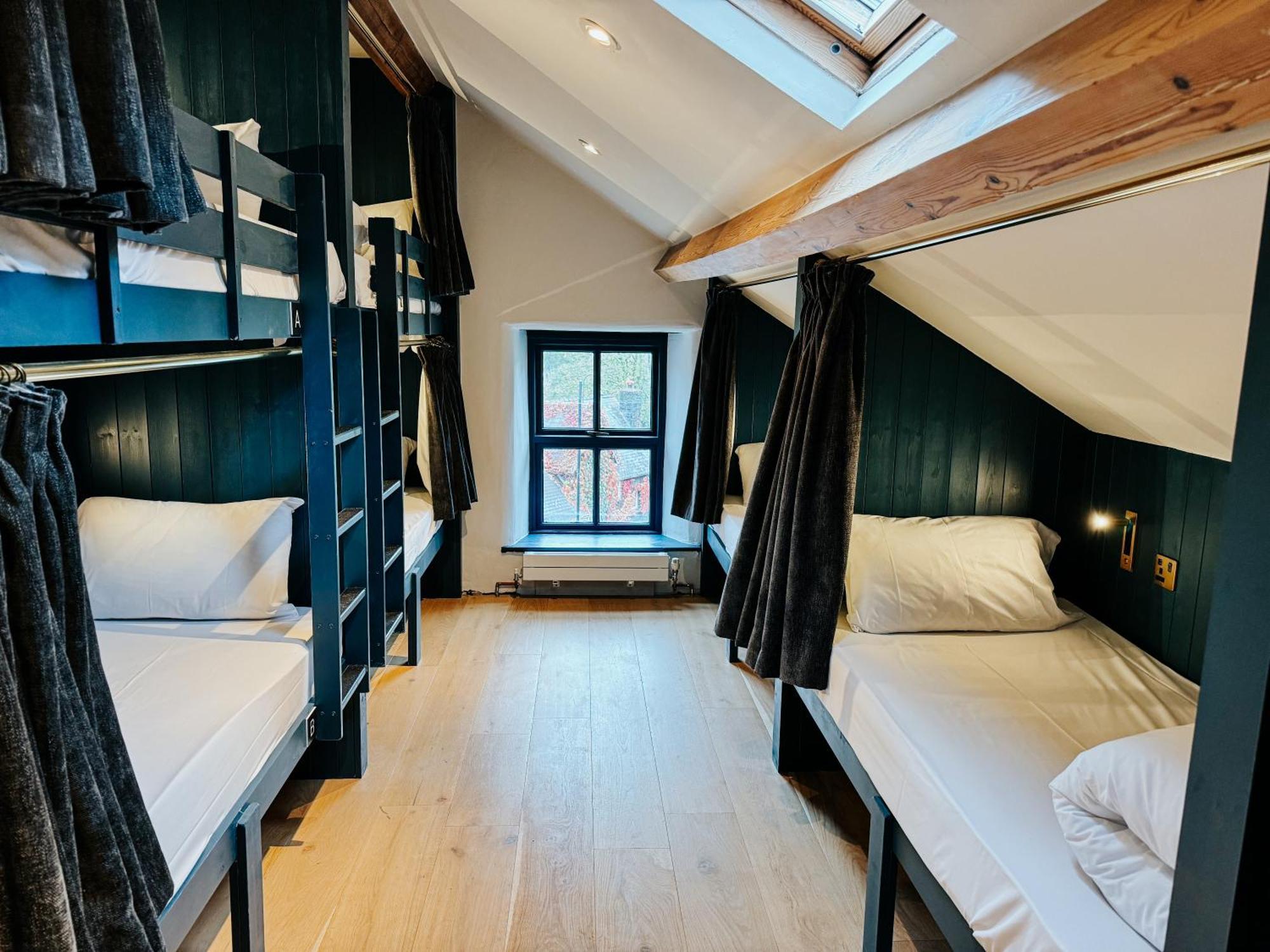 Хостел Base Camp Snowdonia, Gwersyll Cyntaf Eryri Бетус-і-Койд Екстер'єр фото